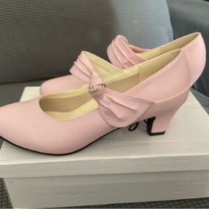 Elegant Pink Heels with Bow, good condition